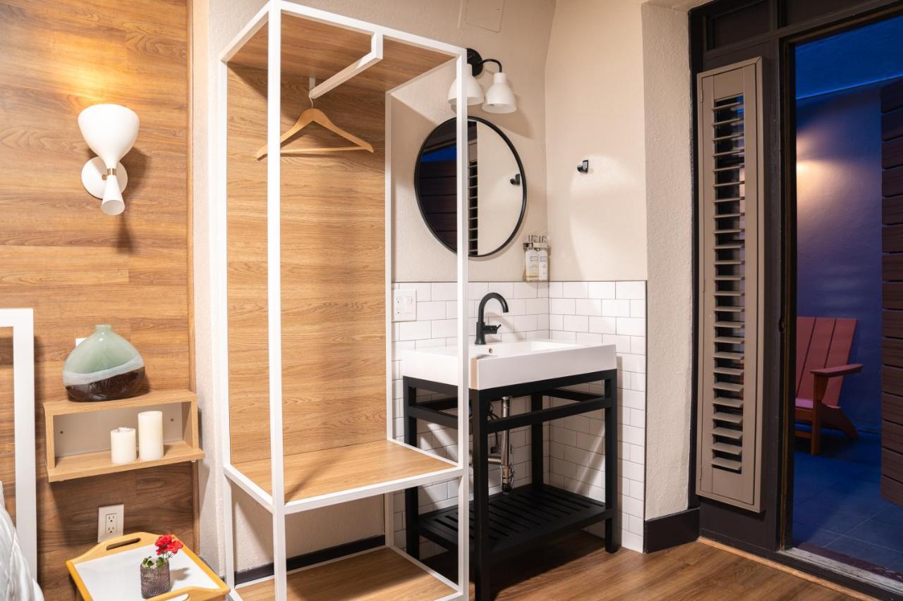 Hostal Amsterdam